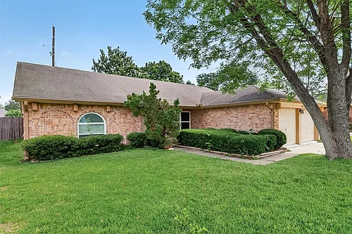 15806 Pfeiffer Dr Photo 1