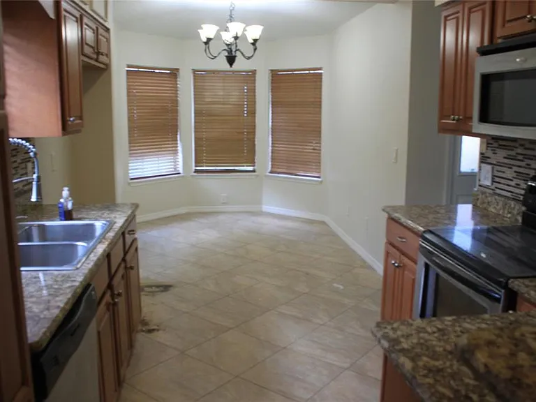 10579 Satinwood Cir — Photo 5