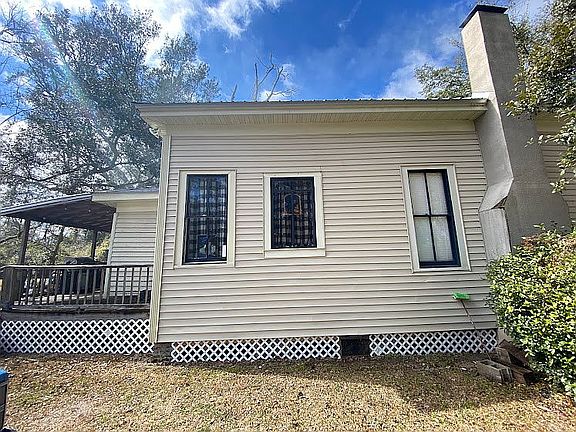 5th image of 513 Elizabeth Ave