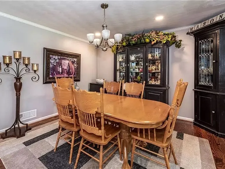 2347 Morgan Rd — Photo 37