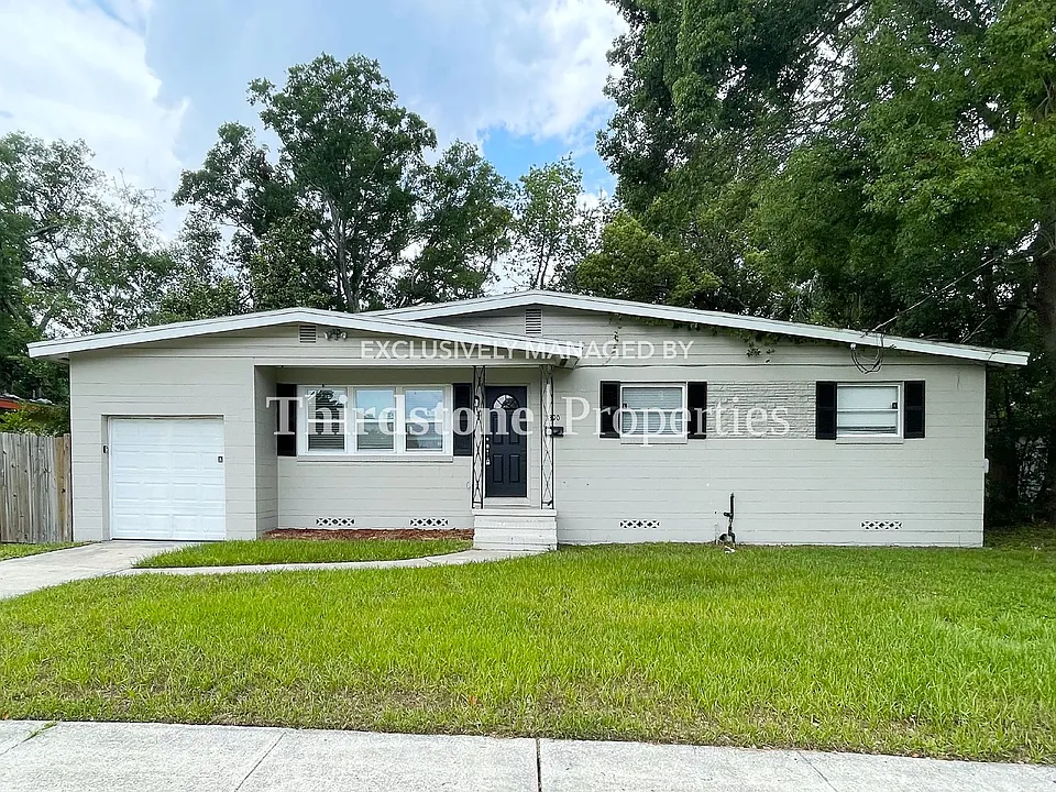 3390 Jacqueline Dr