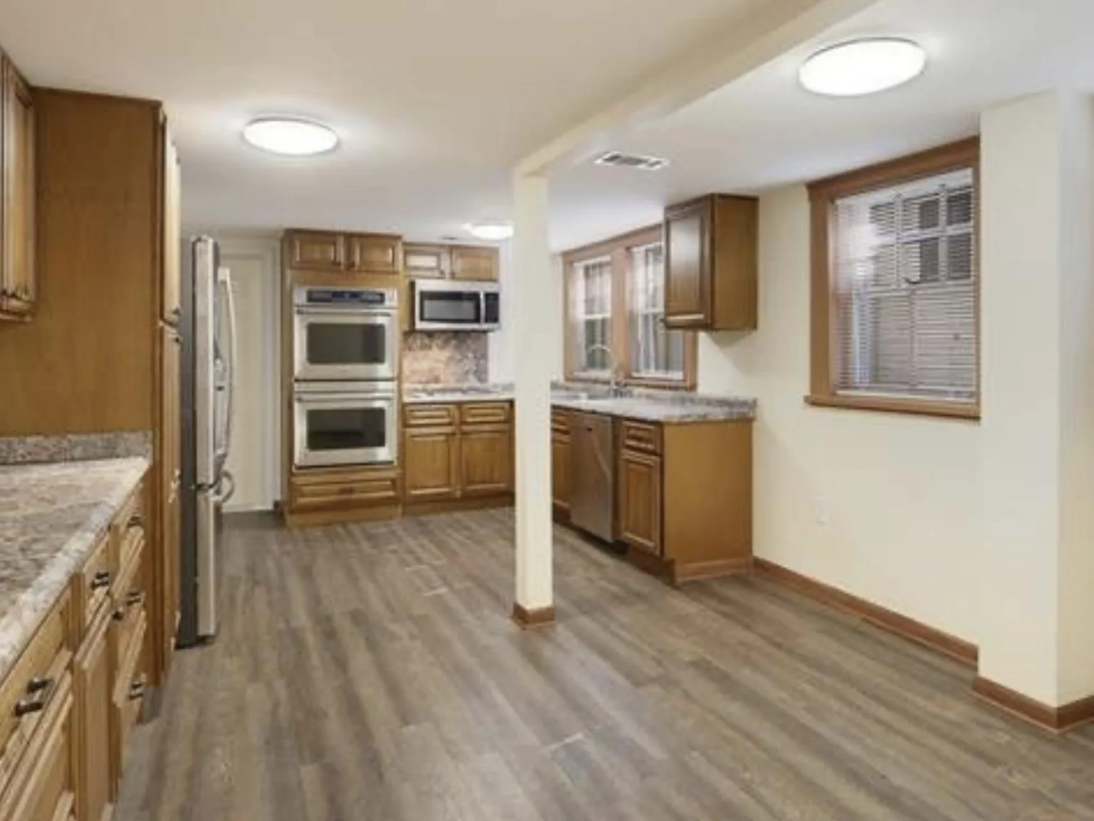 3 bed, 1342 sqft, $2,200 — Photo 4