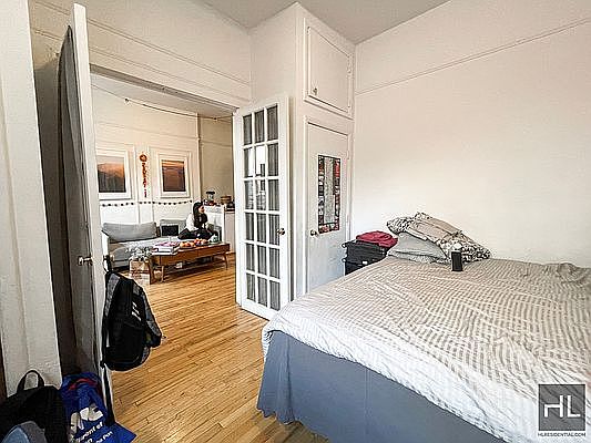 3rd image of 251 W 72nd St #5