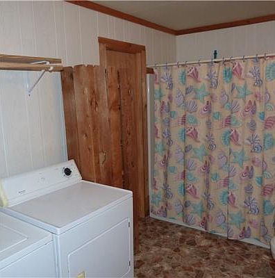 5th image of 711 Pecan Dr