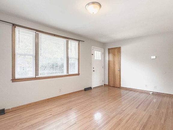 2nd image of 1641 Vista Ln