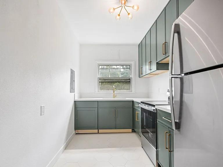 3622 SE Harrison St #6 — Photo 8