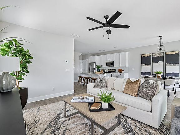 5th image of 102 Fairview Cir #111