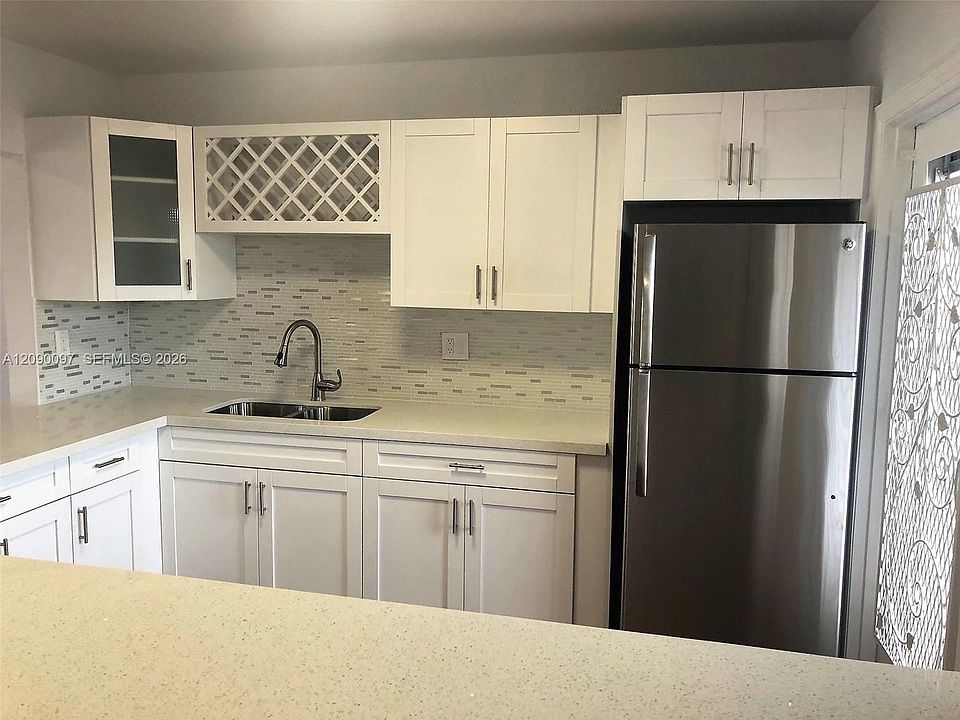 1st image of 18900 NE 3rd Ct APT 515