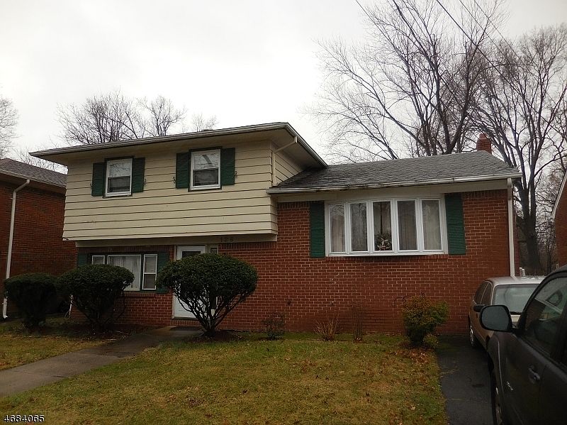 2nd image of 126 Vine St