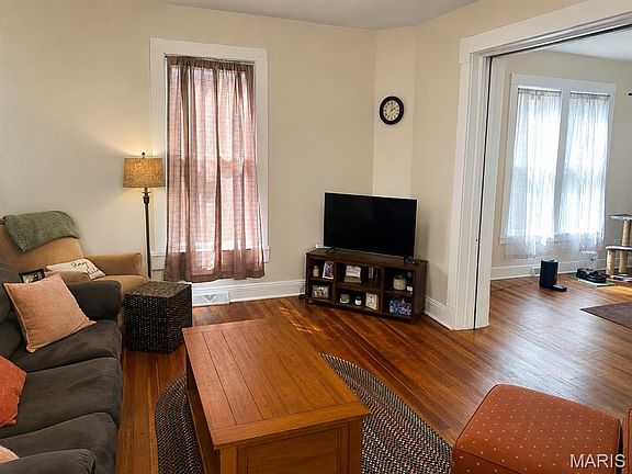 5th image of 608 Center St #610