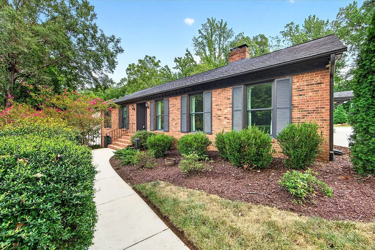 Bearmore Dr, Charlotte — Photo 2