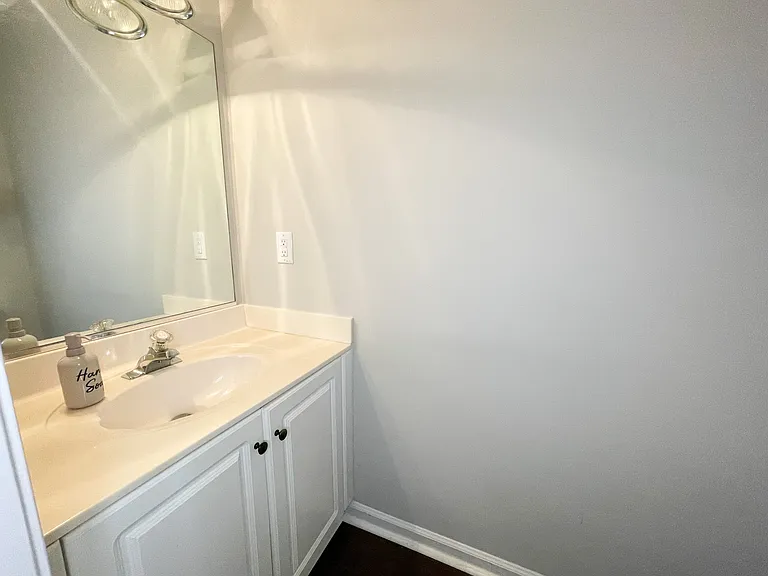 104 Cedar Field Ln — Photo 4