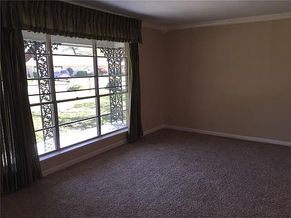 4th image of 2822 Birchwood Ln