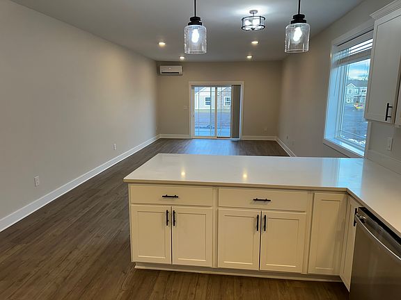 3rd image of 293 Liam Ln
