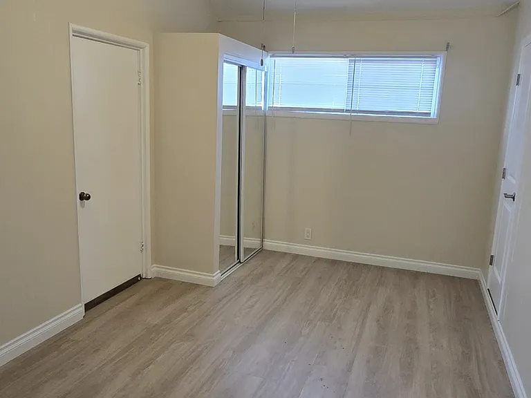 20533 Stagg St — Photo 7