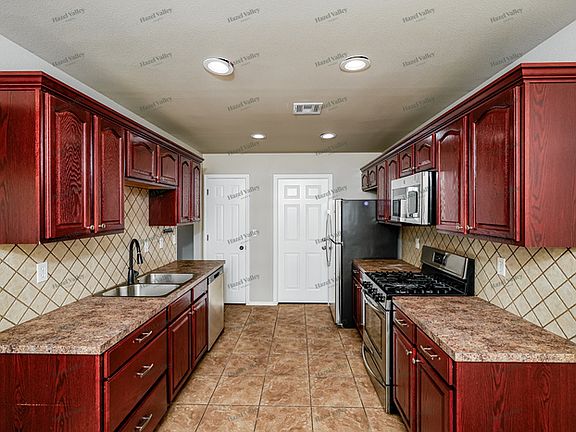 5th image of 4407 N 35th St
