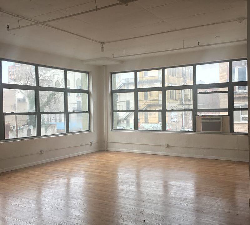 1st image of 315 Berry St APT 204