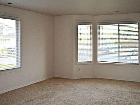 2nd image of 104 Saint Helens Ave