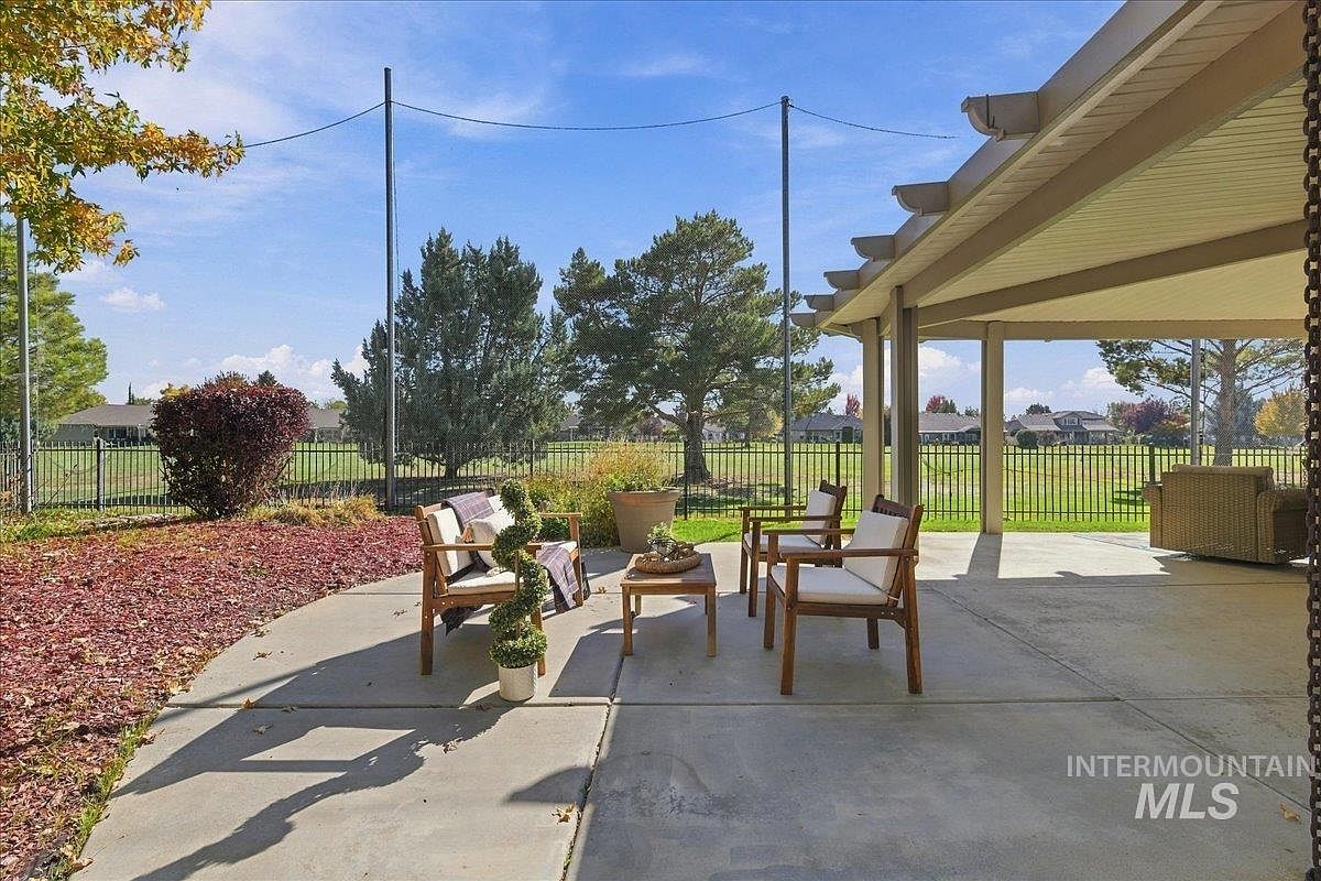 4355 W Nine Iron Ln — Lakeview Golf Club