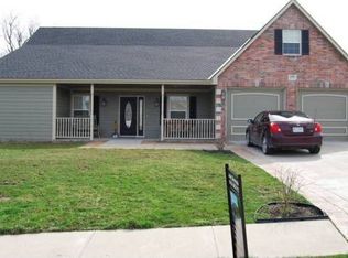 1504 Winchester Dr, Pleasant Hill, MO 64080