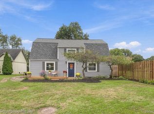 4025 Totem Ln, Waterford, MI 48328
