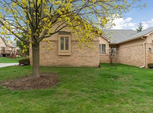35048 White Pine Trl, Farmington, MI