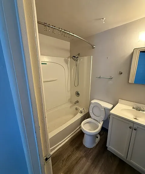 1913 Anderson Ave #205 — Photo 5