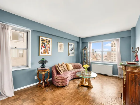 400 East 56th Street image 6 of 14