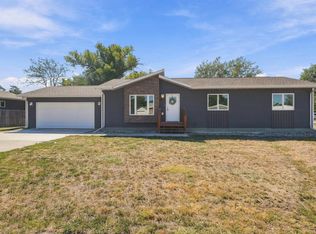 311 4th Ave, Wall, SD 57790