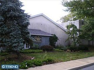 2nd image of 222 N Hamilton St