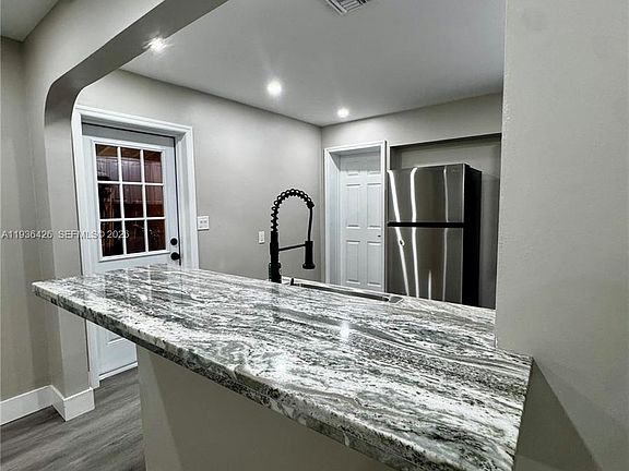 4th image of 6137 Dewey St #6137