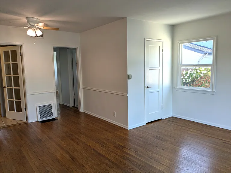 2409 N Lincoln St #D — Photo 7