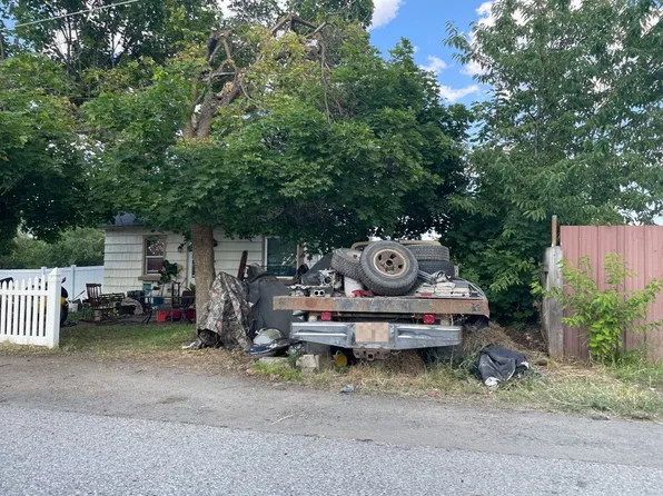 3326 N Lockwood Rd, Spokane, WA 99206