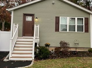 18 Spruce St, Wyandanch, NY 11798