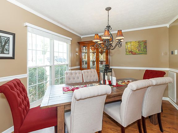 3rd image of 8720 Brucewood Ln