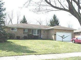 1524 S Circle View Dr, Seven Hills, OH