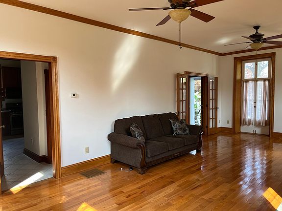 5th image of 319 Summerhill Ave