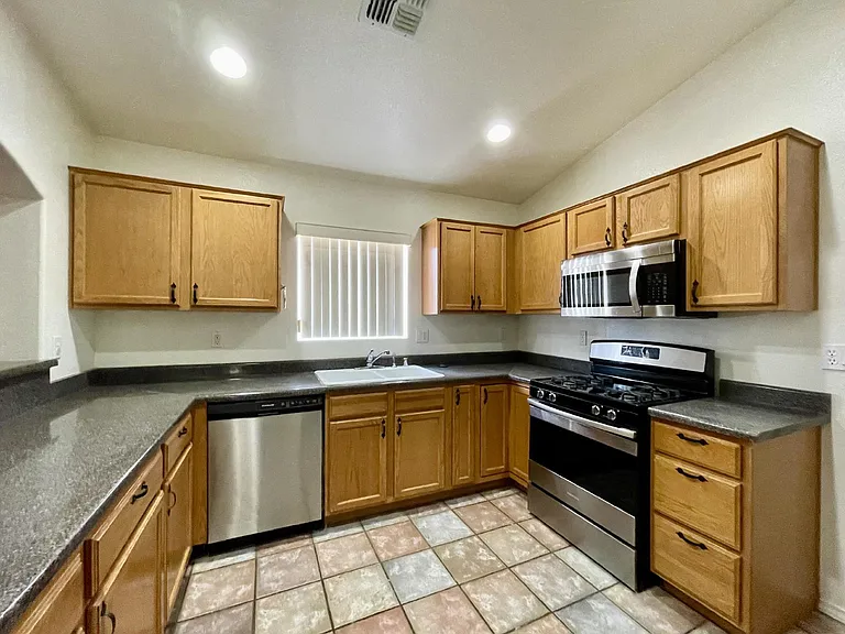 3622 Terra Loma Dr — Photo 8