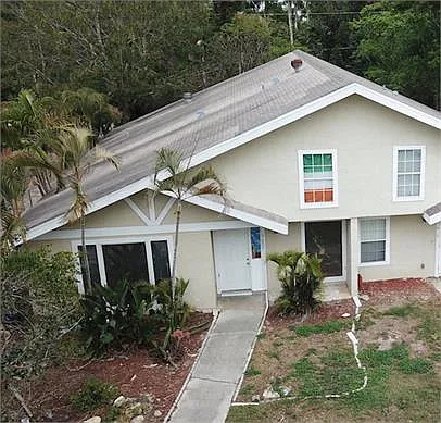 7431 Albany Rd — Photo 2