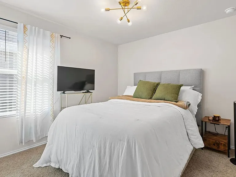 124 Brody Ln — Photo 11
