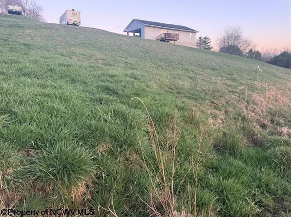 46 Marie St, West Milford, WV 26451