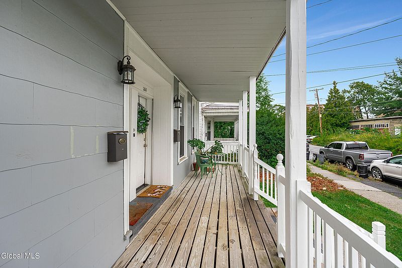 3rd image of 266-268 Yates Street