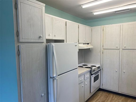 5th image of 11224 82nd Ave APT 210