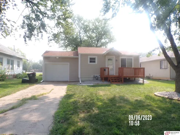 1004 N 15th St, Beatrice, NE 68310