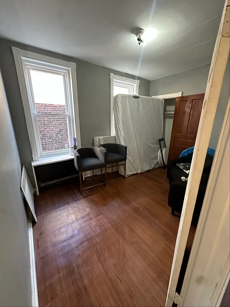 Charming 2-Bedroom Apartment in Northeast Philadelphia — Photo 3