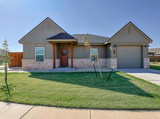 66 Windsor Ct, Lubbock, TX 79416