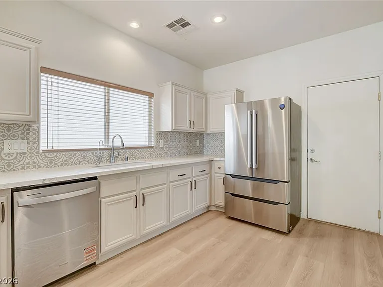 10808 Wallflower Ave — Photo 24