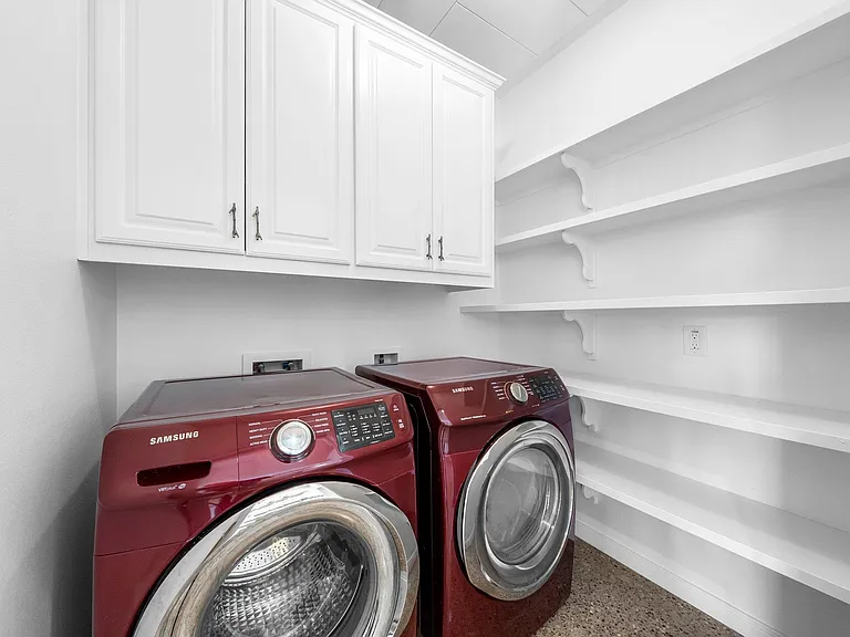 512 W Saint Johns Ave #B — Photo 11