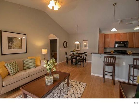 4th image of 33 Kassebaum Ln APT 307