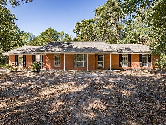 2nd image of 123 Lancewood Cir